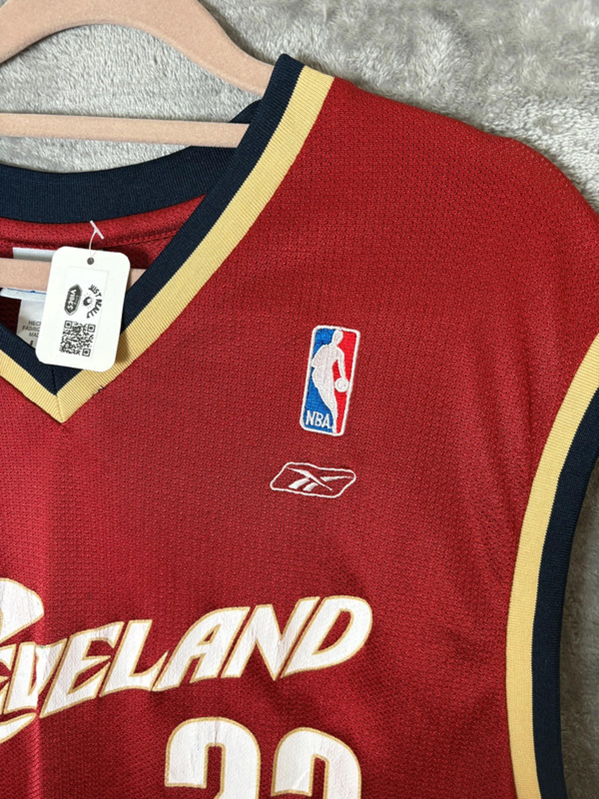 LeBron James 23 Cleveland Cavaliers NBA Reebok Swingman Jersey (L)Vintage 2000s