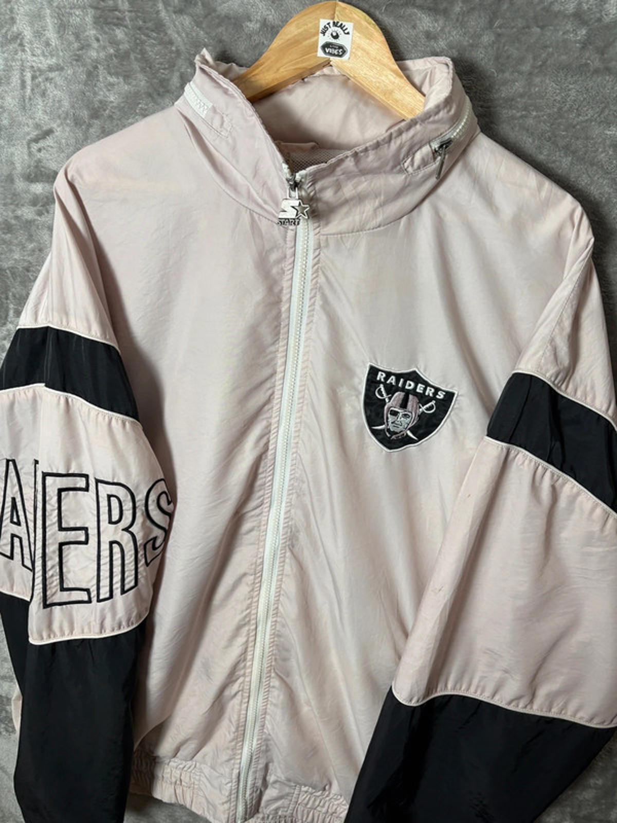 Starter NFL Raiders Jacket XXL Men’s Black & Grey Embroidered Windbreaker Hoodie