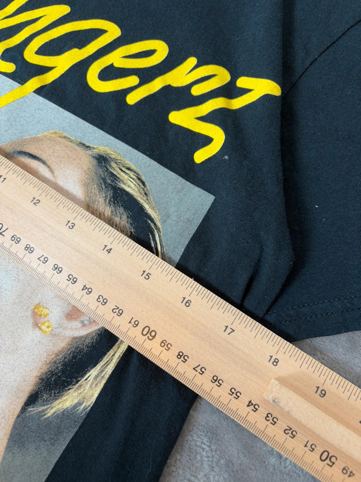 Miley Cyrus Bangerz Tour 2014 T-Shirt – Size S – Black – Vintage Concert Tee
