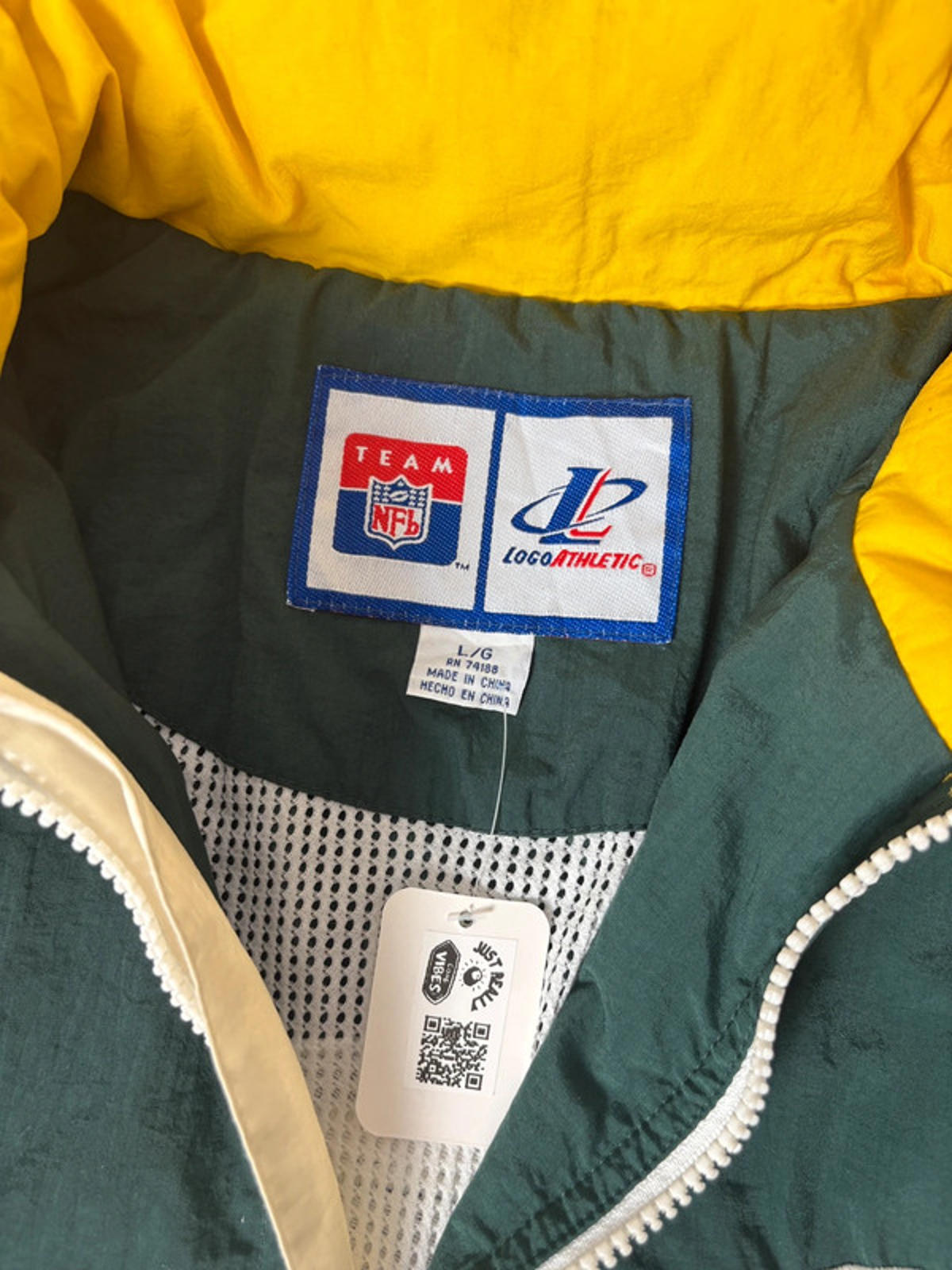 Vintage NFL Green Bay Packers Logo Athletic Hooded Windbreaker Jacket (L) 90s