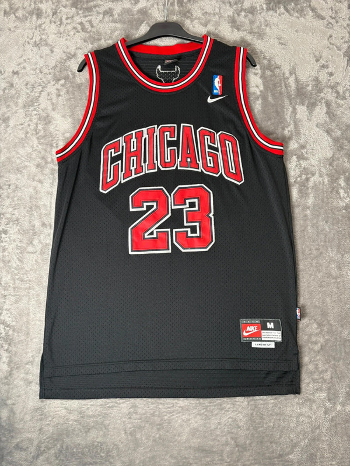 Vintage Nike Michael Jordan 23 Chicago Bulls NBA Jersey (M) Black Red 90s