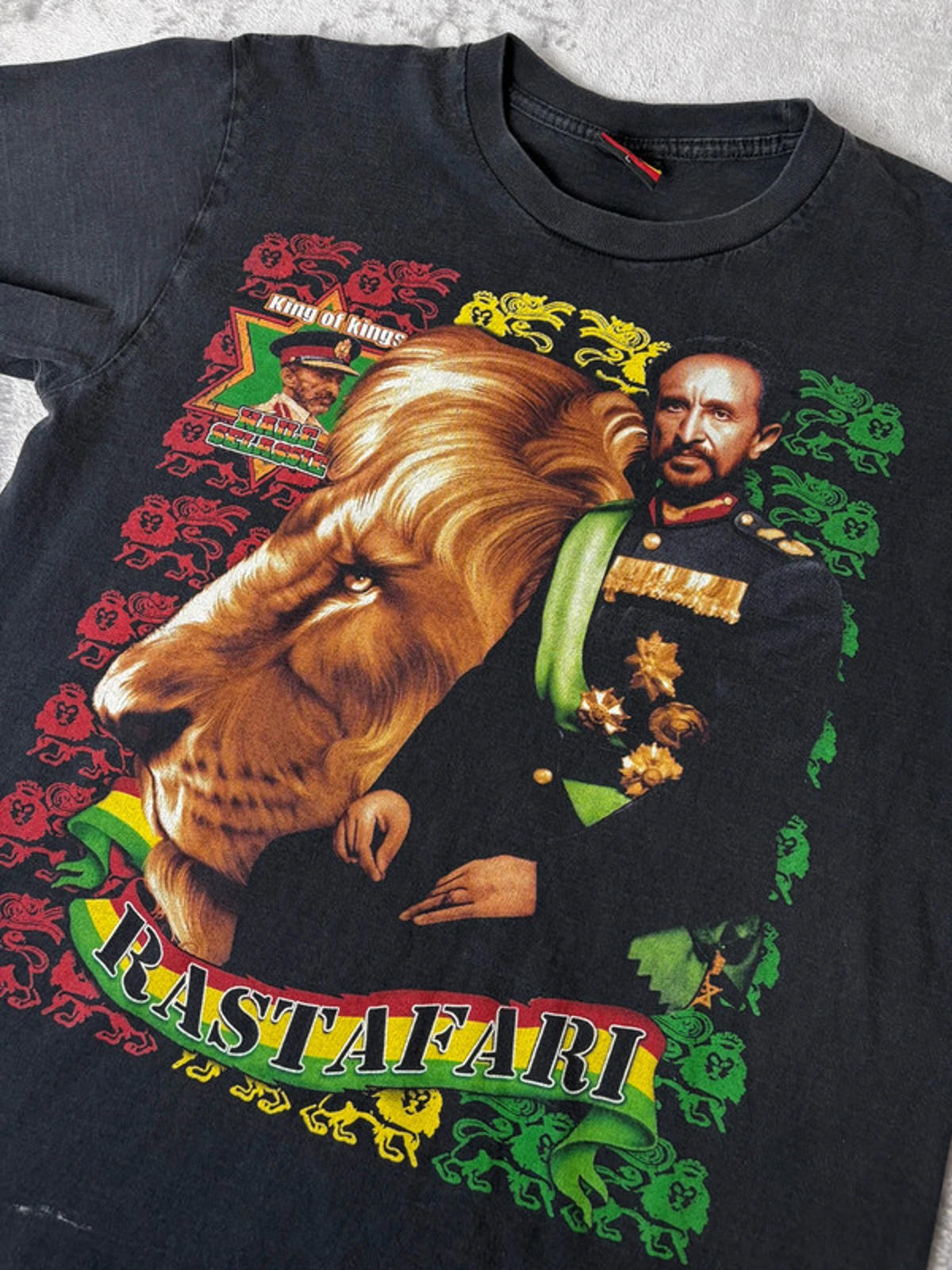 Vintage 2000s Rastafari T-Shirt Haile Selassie Lion of Judah Double Stitch Size L