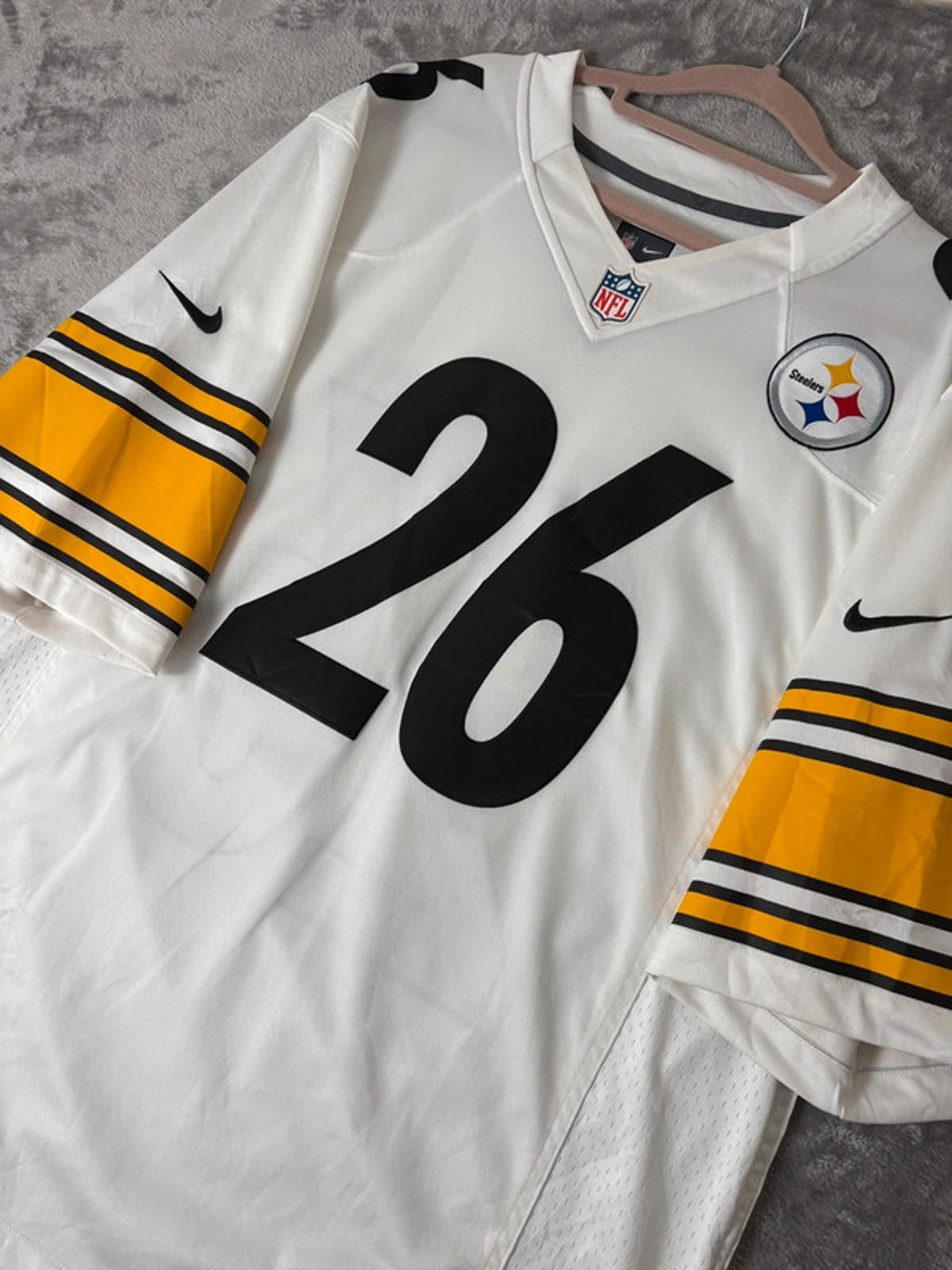 Nike NFL Pittsburgh Steelers Le’Veon Bell 26 On Field Embroidered Jersey (XL)