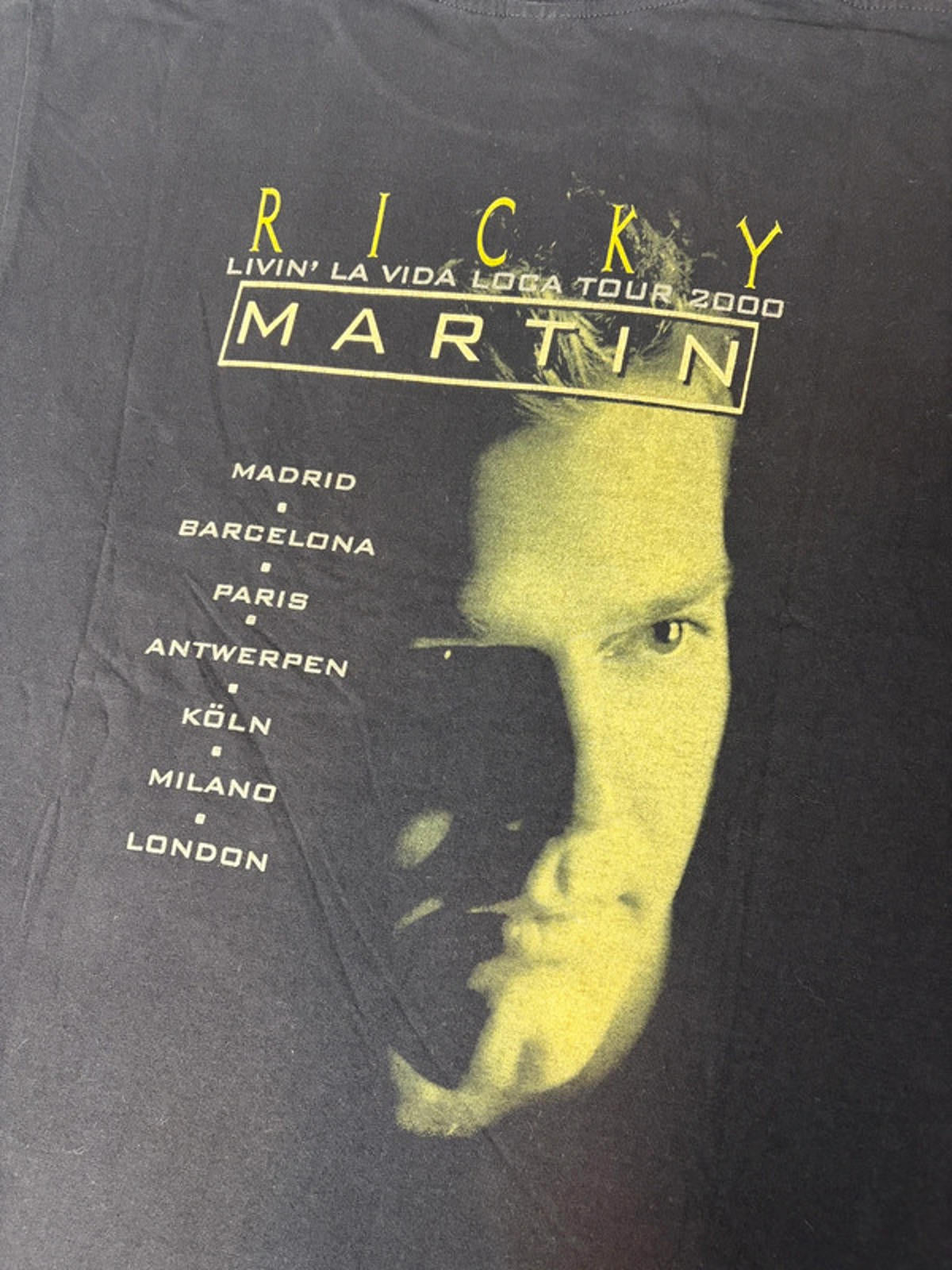 Ricky Martin Live Tour 2000 T-Shirt Size M Vintage 1999