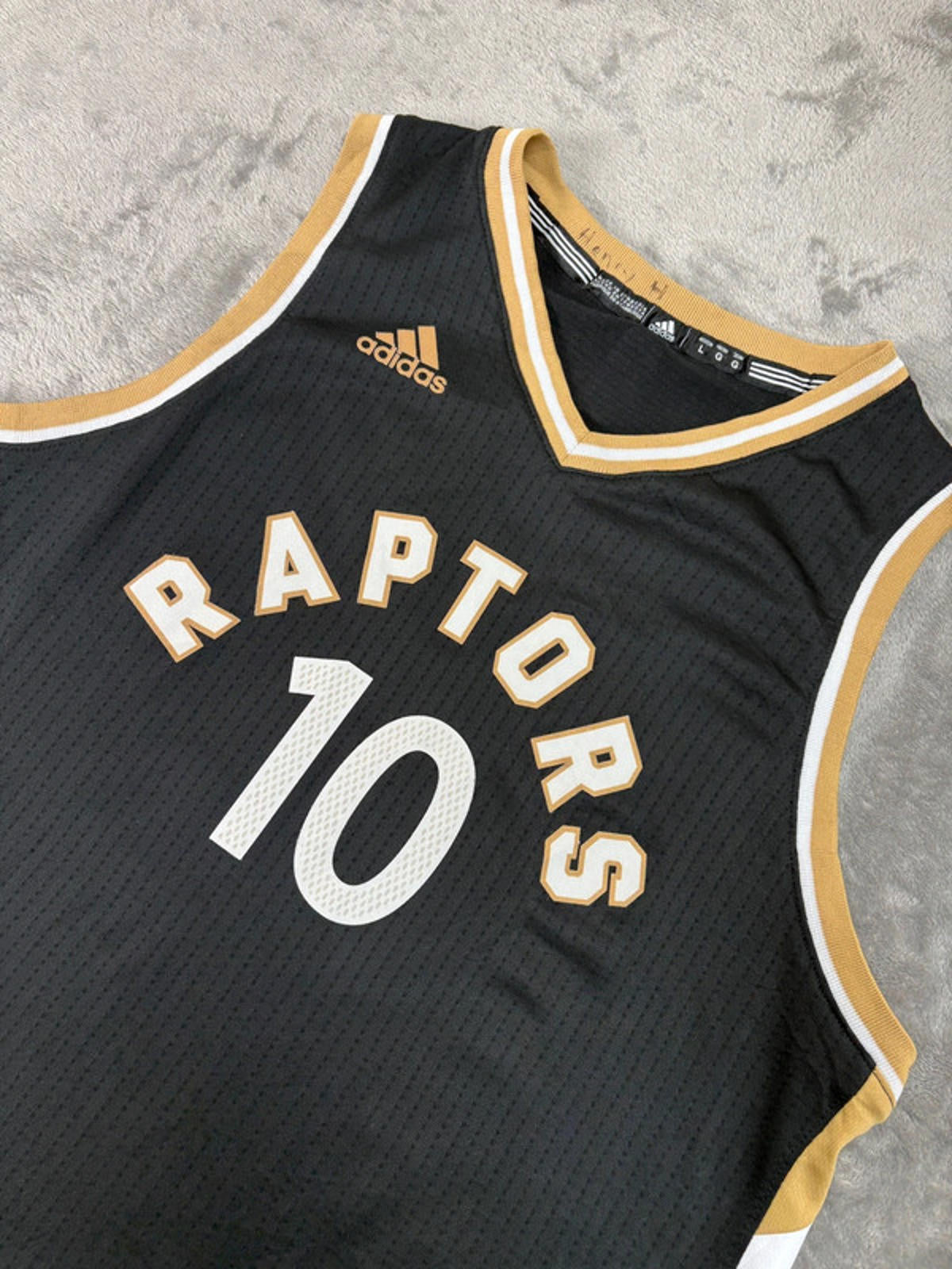 Adidas NBA Toronto Raptors DeRozan 10 Jersey Black/Gold Large Fits S/M